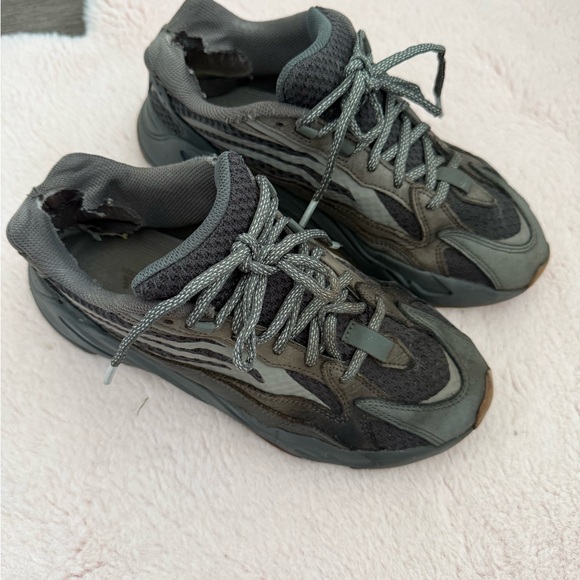 Adidas Yeezy Boost 700 V2 Geode US 7 - Picture 10 of 12